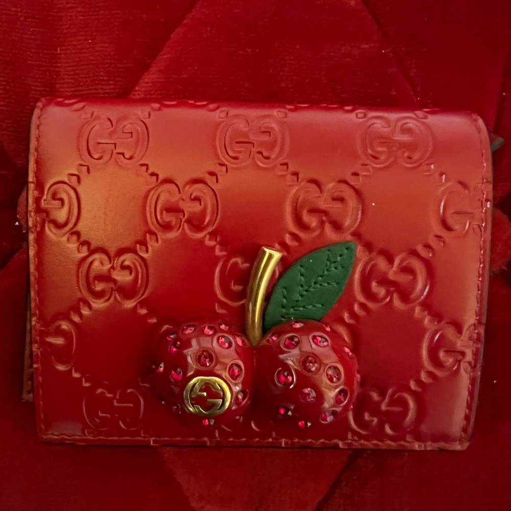GUCCI GG SUPREME Guccissima LEATHER RED CHERRY EMBELLISHED CLUTCH WALLET RARE